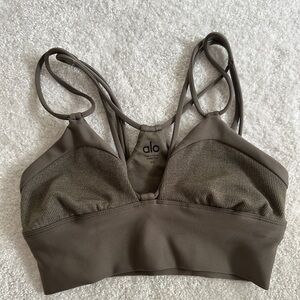 ALO Yoga Women's olive green Sports Bra
